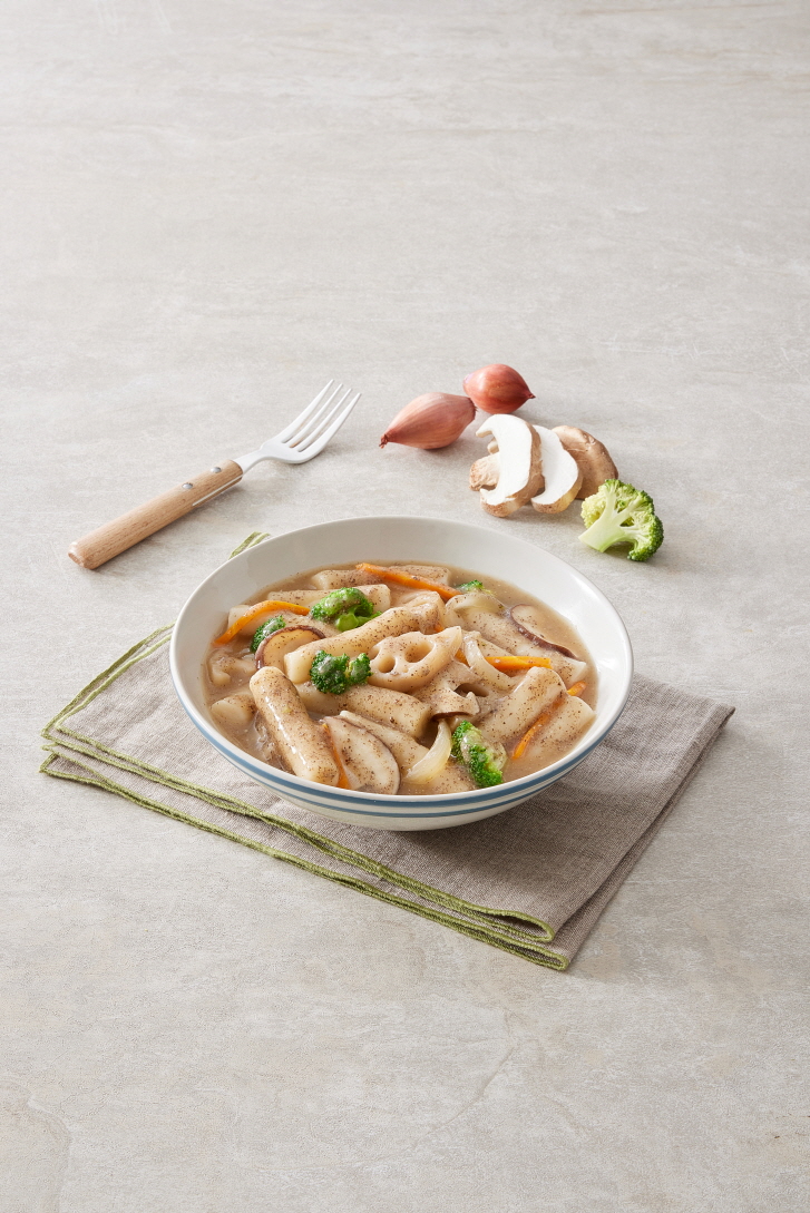 채소듬뿍꼬소한들깨떡볶이